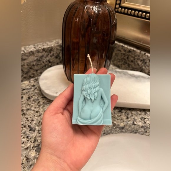 Female boudoir candle - White Eucalyptus - Picture 4 of 4